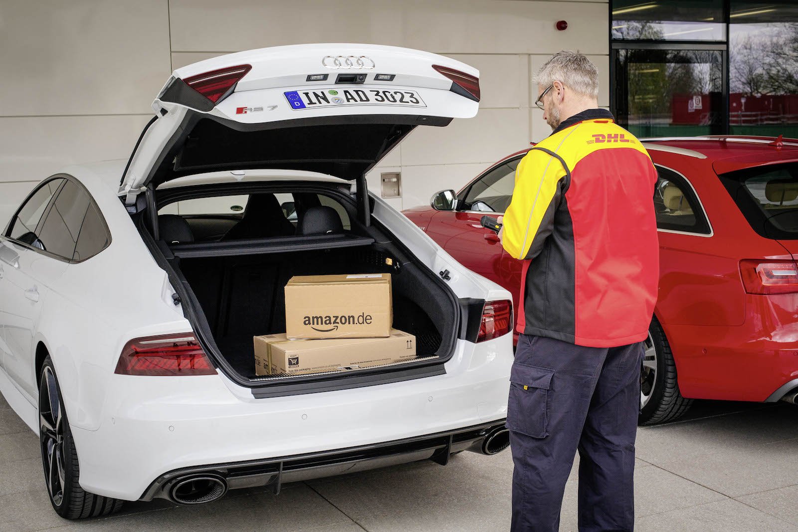 In dem Angebot, das eigene Auto als mobile Lieferadresse zu nutzen, sehen Amazon, DHL und Audi vor allem für Pendler eine attraktive Alternative.