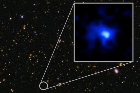 Das Foto des Keck Observatoriums auf Hawaii zeigt die Galaxie mit der Katalognummer EGS-zs8-1. Es ist die bislang fernste Galaxie von der Erde aus gesehen.