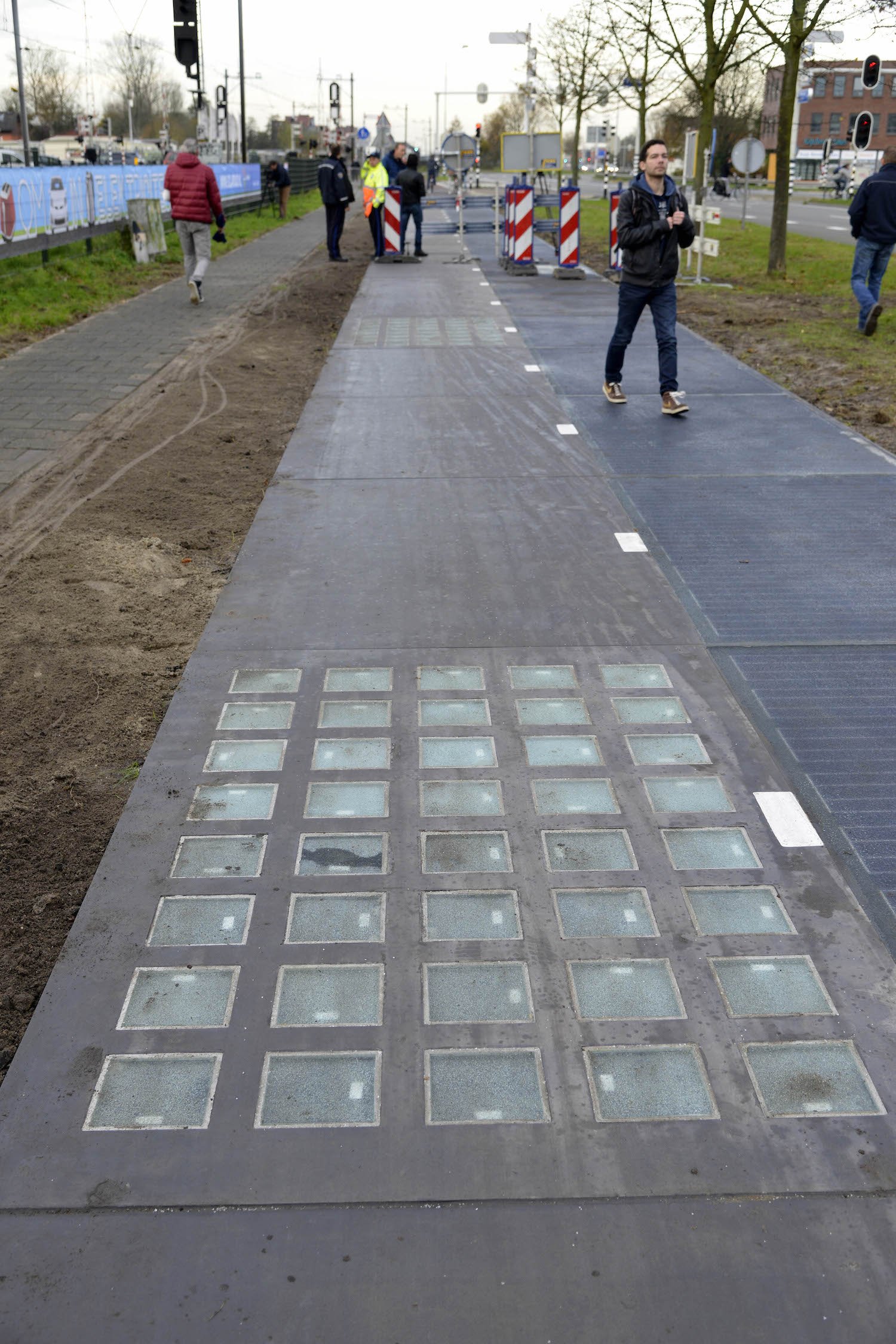 Blick auf beide Fahrspuren: Auf der linken Spur testet der Hersteller verschiedene Oberflächenbeschichtungen. 