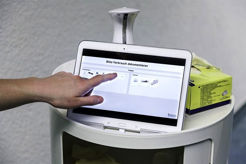 Über das Touchpad kann der Verbrauch an Pflegeutensilien dokumentiert werden.