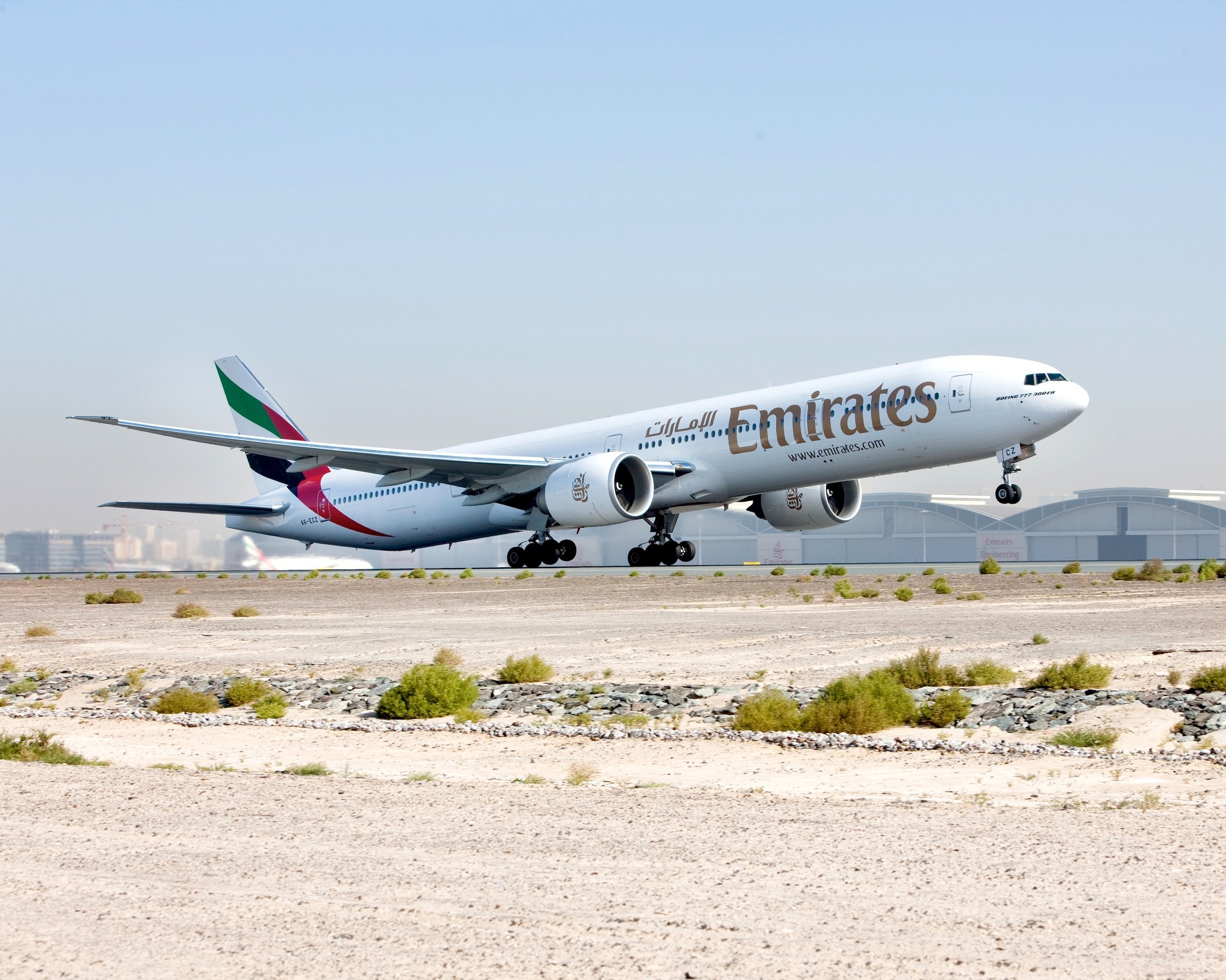 Auch Emirates ist ein Großkunde für das Langstreckenflugzeug Boeing 777-300ER, das derzeit mit hohen Rabatten angeboten wird.