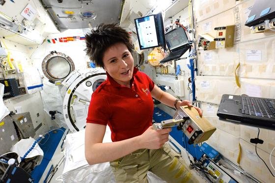 Keine andere Frau war je so lange im All wie die italienische Astronautin Samantha Cristoforetti. Sie stellte am Sonntag einen neuen Rekord auf.