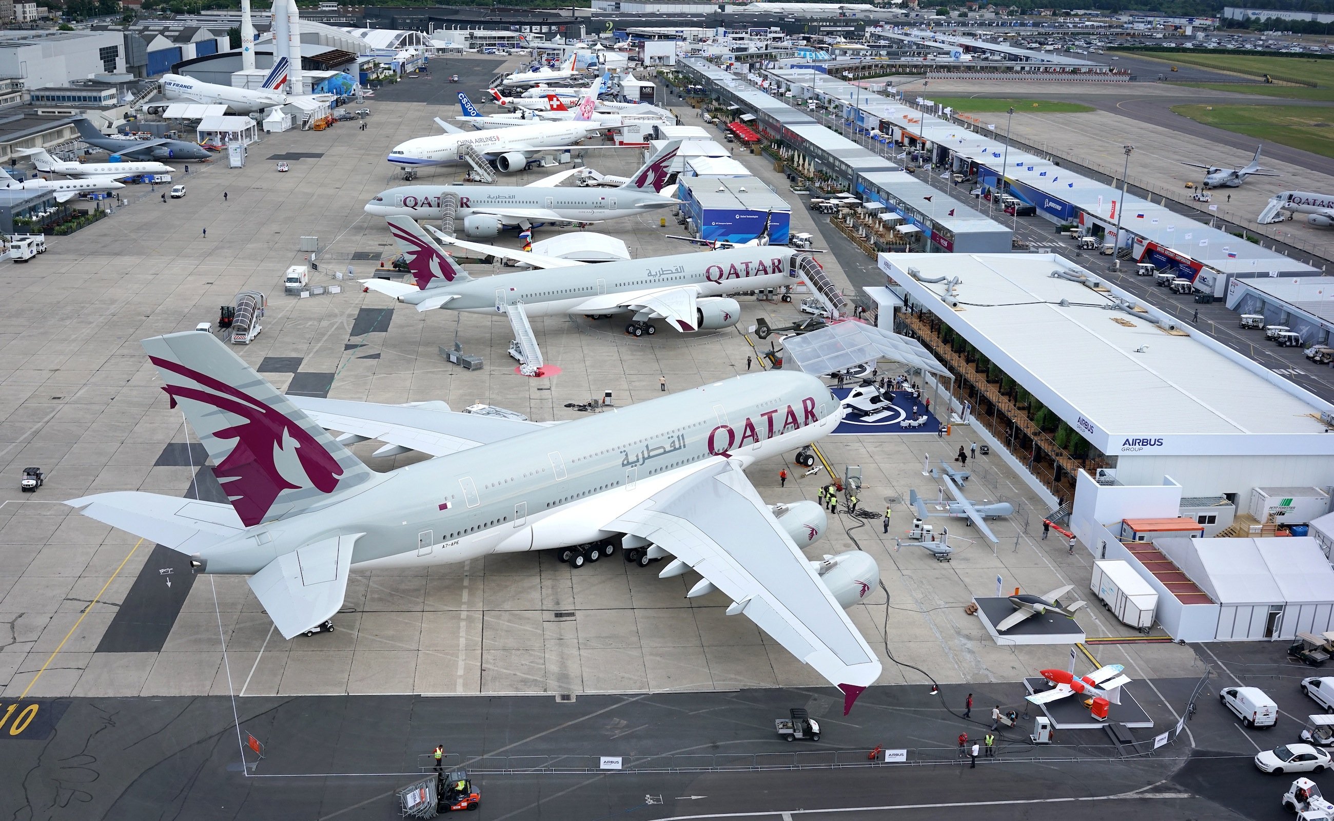 Airbus auf der Paris Air Show 2015: Der europäische Flugzeugbauer präsentiert vier Flugzeuge der Typen A350 XWB und A380.