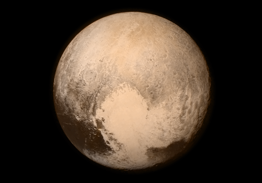 Das letzte Pluto-Bild der New Horizons vor dem Vorbeiflug: Deutlich besser als jemals zuvor lassen sich die Strukturen der Oberfläche erkennen.