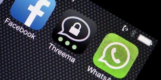 Stiftung Warentest nahm Messenger unter die Lupe: Während WhatsApp und Facebook schlecht abschnitten, konnte die Schweizer App Threema mit gutem Datenschutz punkten. 
Foto: Oliver Berg/dpa
