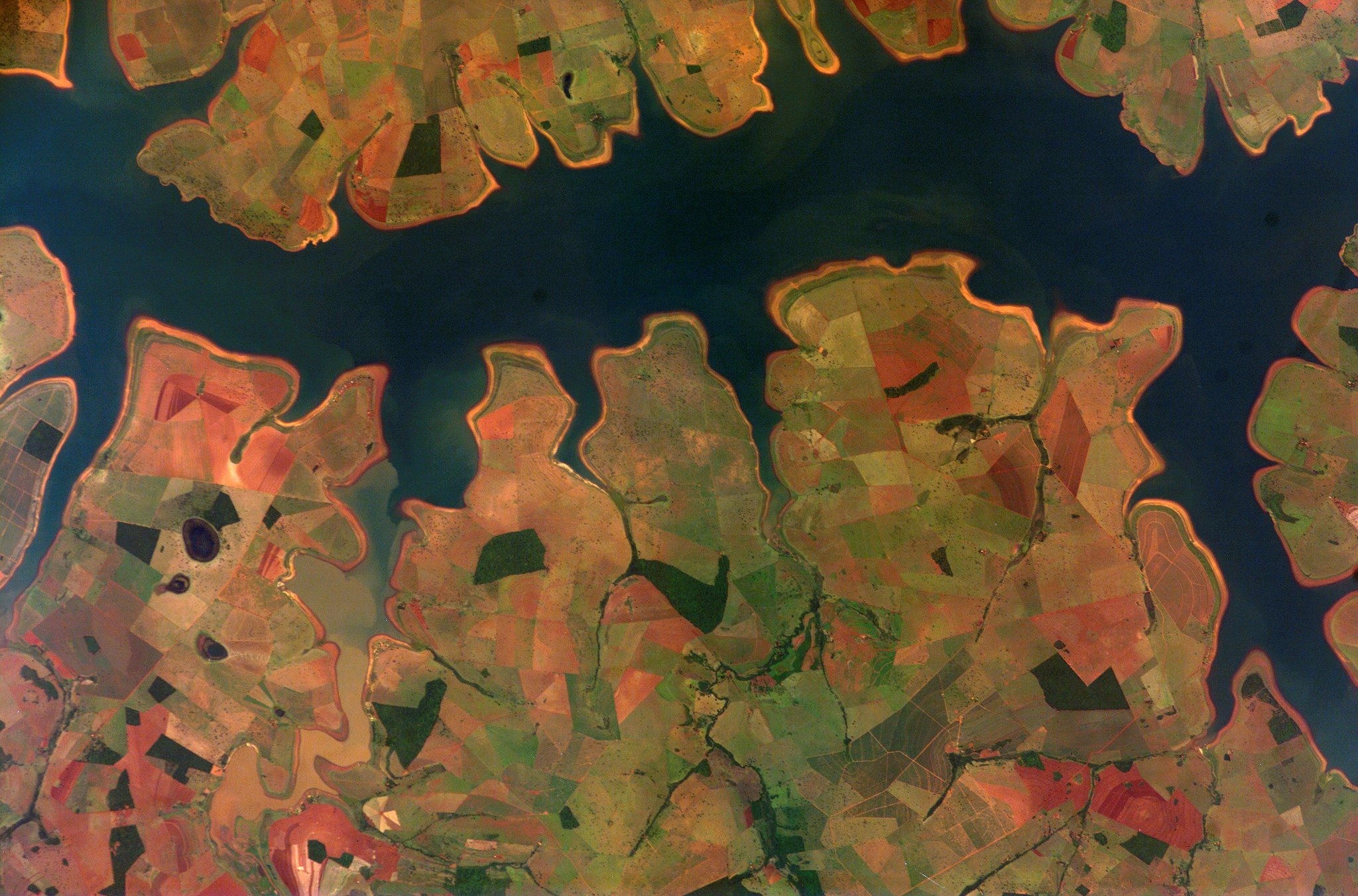 Der Stausee Sao Simao in Brasilien: Die Menschheit verbraucht mehr Ressourcen als ihr die Natur zur Verfügung stellen kann. 