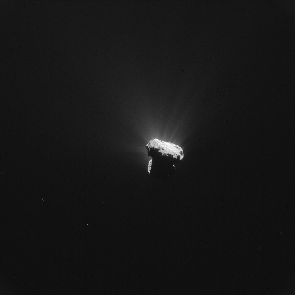 Das Foto zeigt Tschuri eine Stunde bevor er den sonnennächsten Punkt Perihel erreichte. Die Raumsonde Rosetta befand sich bei der Aufnahme 327 km vom Kometen entfernt.  