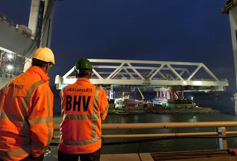 Das bauausführende Konsortium A-Lanes besteht aus den Unternehmen John Laing, Strabag, Ballast Nedam sowie Strukton. 