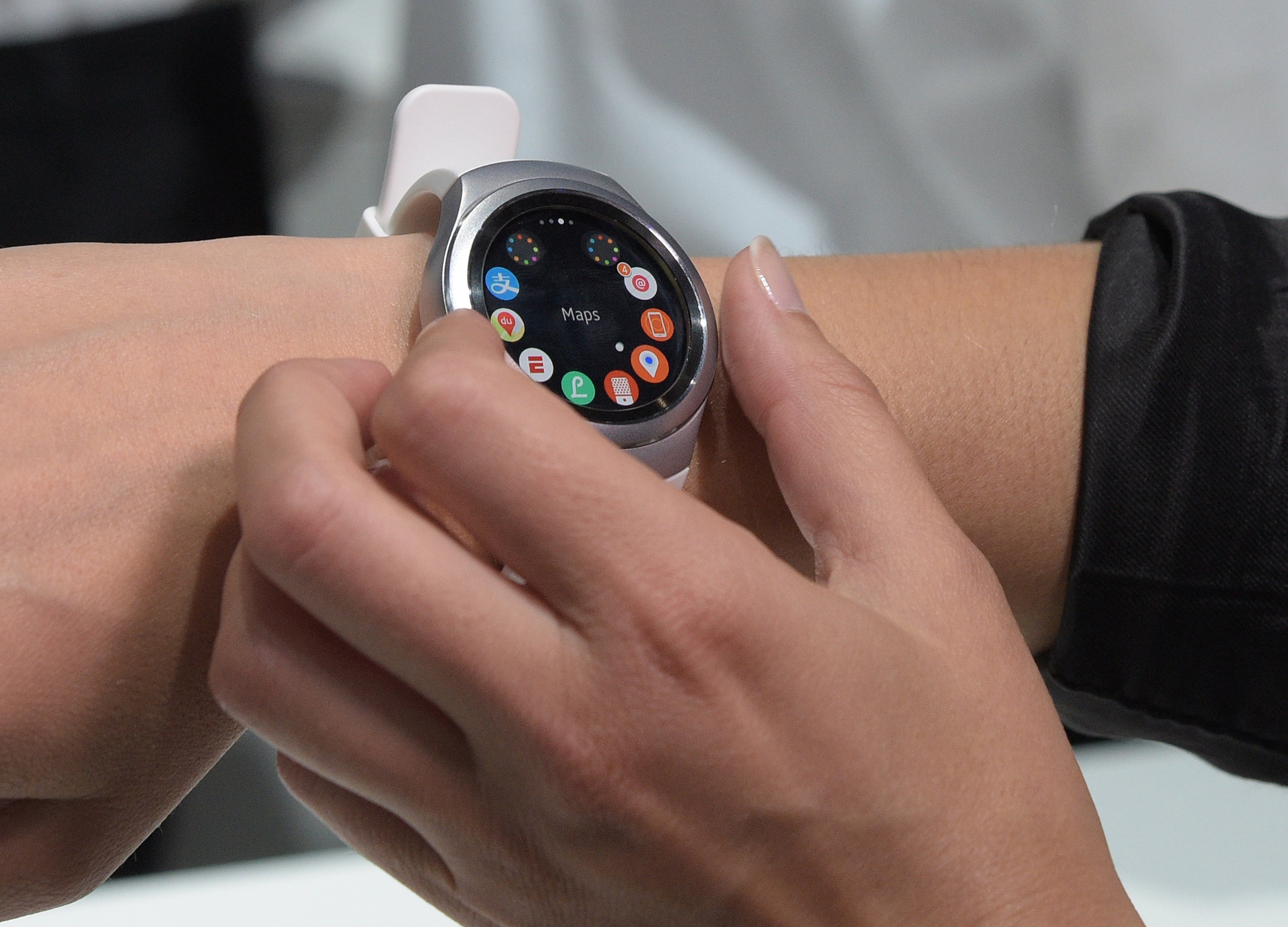 Die neue Smartwatch Gera 2 von Samsung erkennt automatisch, ob man sitzt, geht oder läuft. 