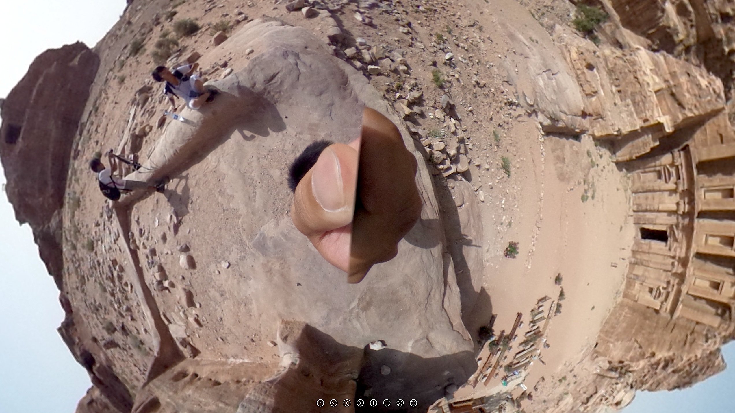 360-Grad-Aufnahme der antiken Stadt Petra: Was Smartphones dank verschiedener Apps schon lange können, sollen nun auch größere Digitalkameras in deutlich besserer Qualität können.