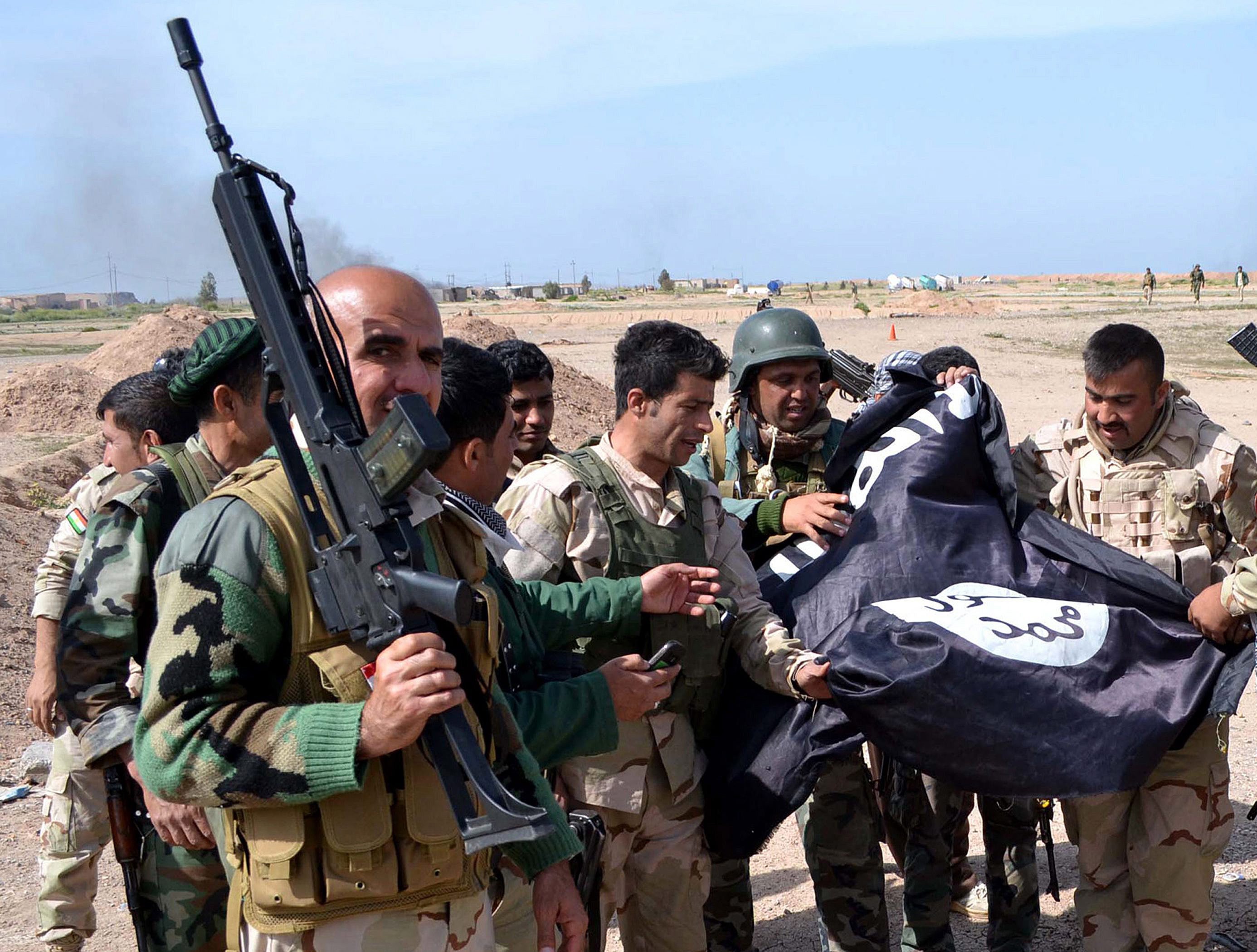 Kurdische Peshmerga-Kämpfer mit dem Sturmgewehr G36: Sie setzen das Gewehr auch bei den Kämpfen mit den Terroristen des Islamischen Staates ein. 