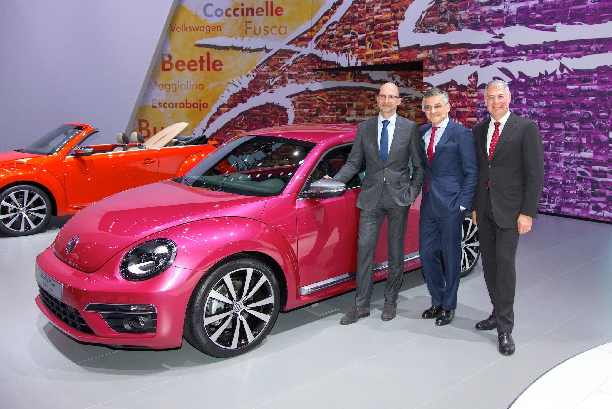 Michael Horn (m.), CEO von Volkswagen, auf der New York Auto Show im Frühjahr diesen Jahres: War der US-Chef in die Manipulationen der Elektronik der VW-Diesel auf dem US-Markt verwickelt?