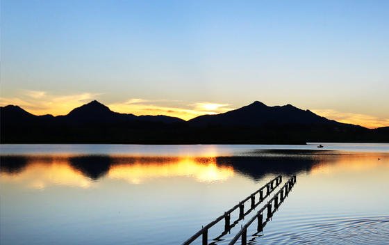 Der Hopfensee in Hopfen am See (Bayern)