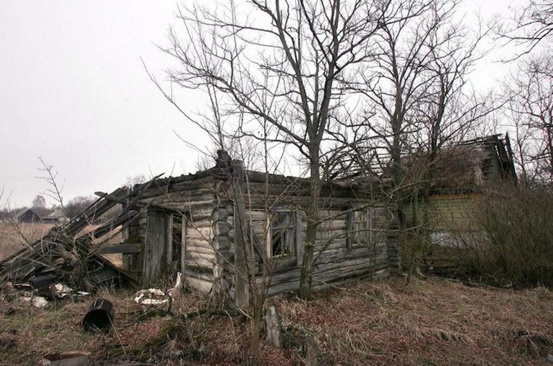 Verlassenes Haus innerhalb der 30-km-Sperrzone um Tschernobyl. Über 250.000 Menschen mussten nach der Reaktorkatastrophe im April 1986 ihre Häuser verlassen.