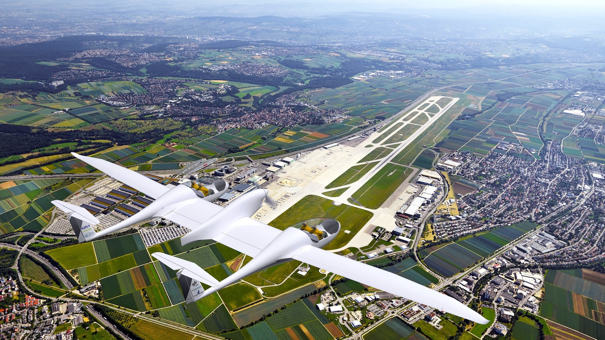 Das Brennstoffzellen-Flugzeug HY4 über dem Flughafen Stuttgart: Perfekt geeignet wäre HY4 für Kurzstreckenflüge zwischen den 60 regionalen und internationalen Flughäfen in Deutschland.