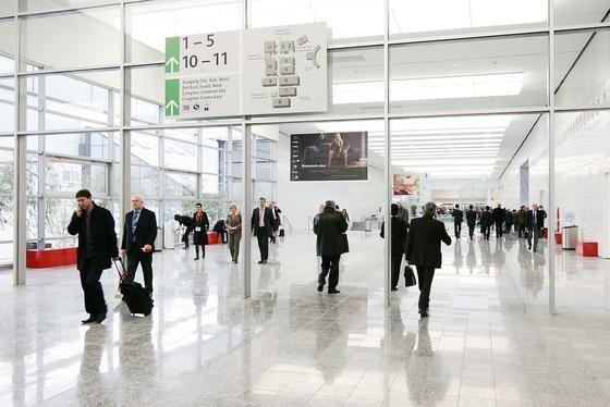 Besucher der Kölner Messe: Messebetreiber können die Positionsalgorithmen der Fraunhofer-Forscher angeblich problemlos für eigene Navi-Apps nutzen. 