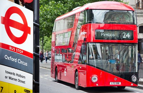 Selbst in den berühmten Doppeldecker-Bussen in London sind Überwachungskameras installiert.