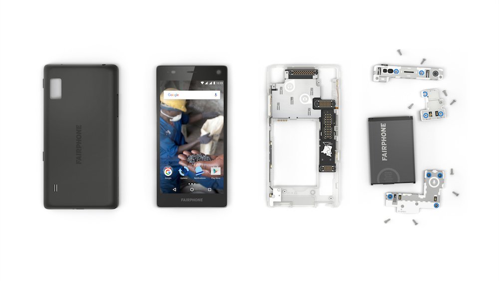 Ein zerlegtes Fairphone. 