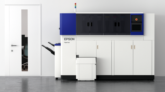 Die Zaubermaschine von Epson: Das PaperLab wandelt bedrucktes Papier in weißes um, ohne dafür Wasser zu benötigen. 