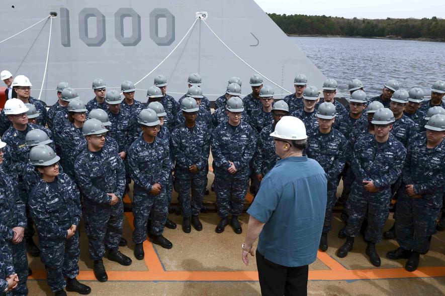 US-Navy schickt weltgrößten Tarnkappen-Zerstörer auf See