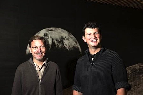 Caltech-Professor Mike Brown (li.) und Dozent Konstantin Batygin: Während Brown mehr den Himmel beobachtet und versucht das Gesehene in der Realität zu verankern, ist Batygyn mehr ein Theoretiker, der sich die Dinge aus physikalischer Sicht erschließt.