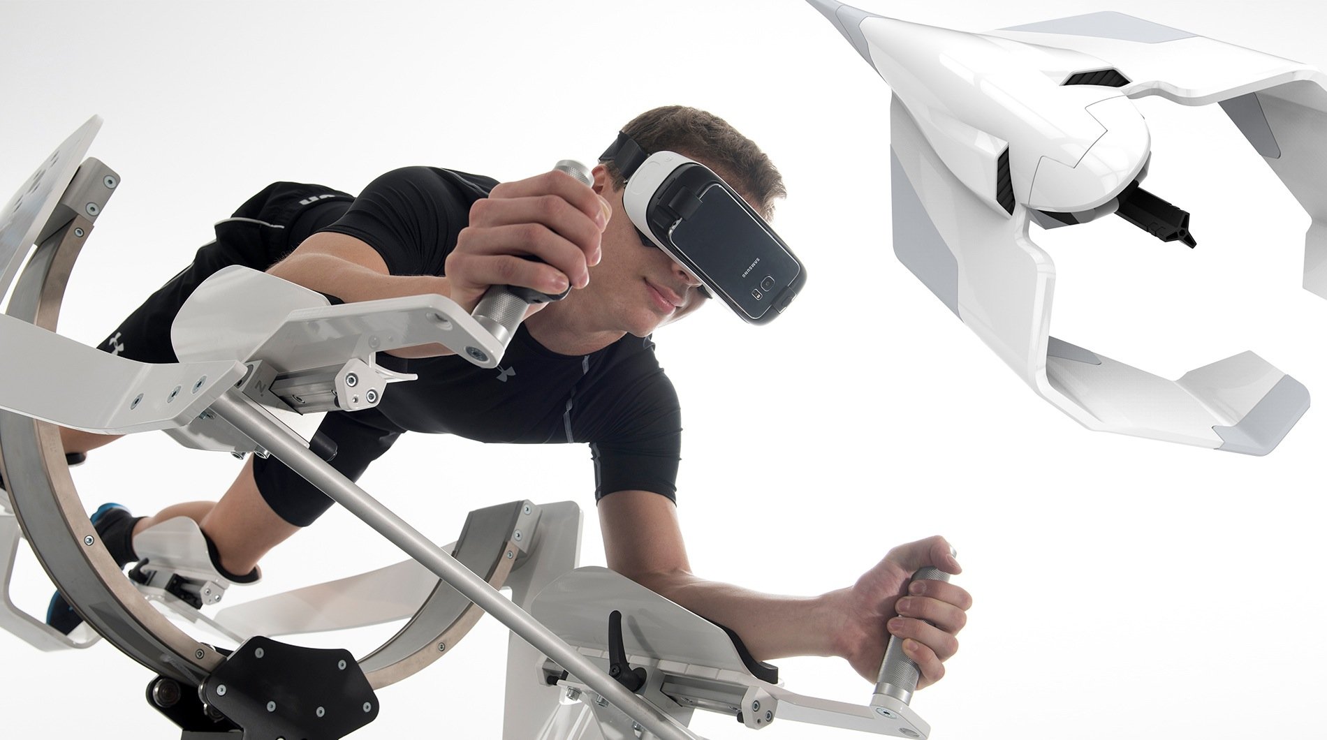 Das Fitnessgerät Icaros ermöglicht dank VR-Brille ganz neue Trainingsmöglichkeiten – bis hin zum Fliegen. Aber der Muskelkater soll echt sein.