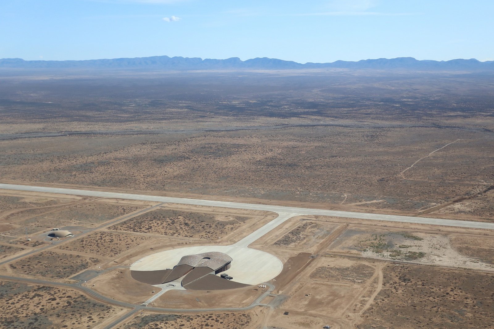 Hier, auf dem Gelände von Spaceport America, testet Google derzeit seine Solardrohnen für schnelles Internet. 