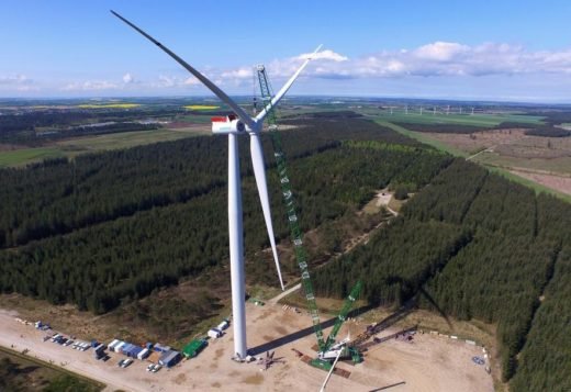 Probebetrieb der SWT-7.0-154 im dänischen Østerild: Die Windkraftanlage von Siemens ist 190 m hoch und hat einen Durchmesser von 154 m. Sie soll auf dem Meer einen Lebensdauer von über 25 Jahren haben. 