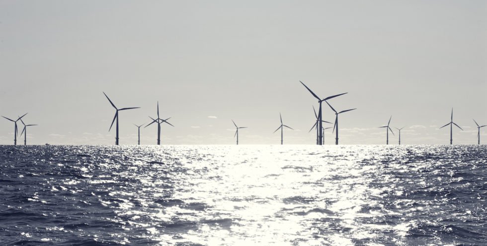 120 km vor der Küste der Grafschaft Yorkshire soll der größte Offshore-Windpark der Welt entstehen. Er wird 2,65 Milliarden € kosten und soll Strom für eine Million Haushalte produzieren. 