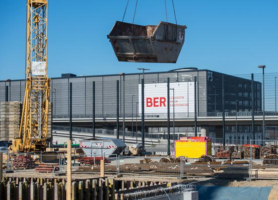 Bauarbeiten auf dem Flughafen Berlin Brandenburg BER im März 2015: Das Chaos auf dem Flughafen war in der Vergangenheit noch größer als bislang gedacht.