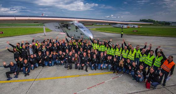 Der Traum lebt: Erstmals soll ein Solarflieger die Welt umrunden. Im April 2016 geht es weiter zur Westküste der USA. 