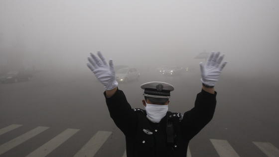 Smog in China: US-Forscher haben in Tests mit Ratten nachgewiesen, dass dauerhafte Belastung mit verschmutzter Luft das Risiko von Fettleibigkeit steigert.