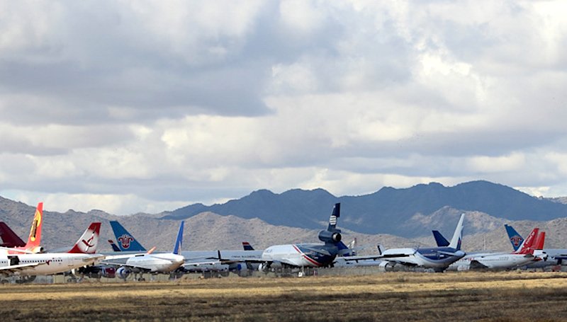 Verschiedene ausgemusterte Jets auf dem Phoenix Airliner Boneyard in Arizona.