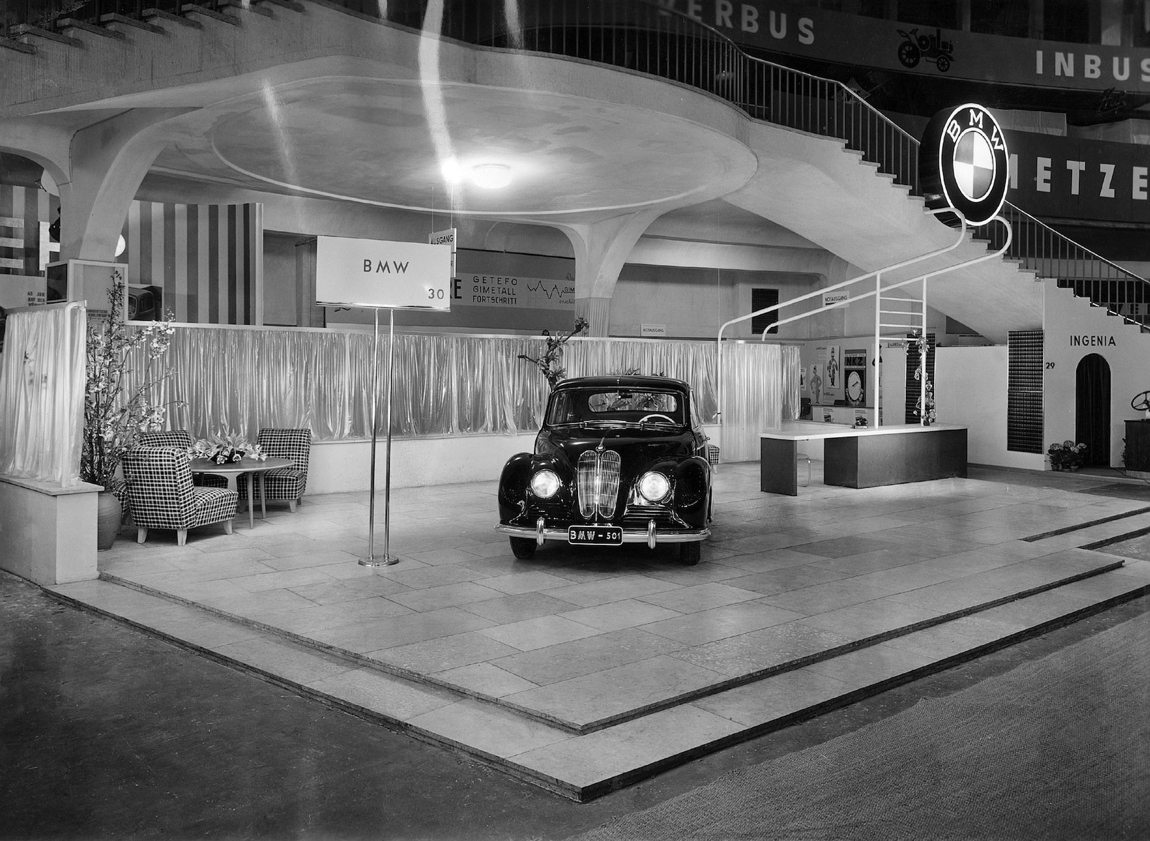 Premiere des BMW 501 