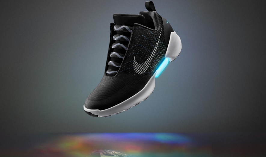 Dieser Schuh schnürt sich selbst: der Hyper Adapt 1.0. Er soll zum Weihnachtsgeschäft 2016 auf den Markt kommen. Preis unbekannt. 