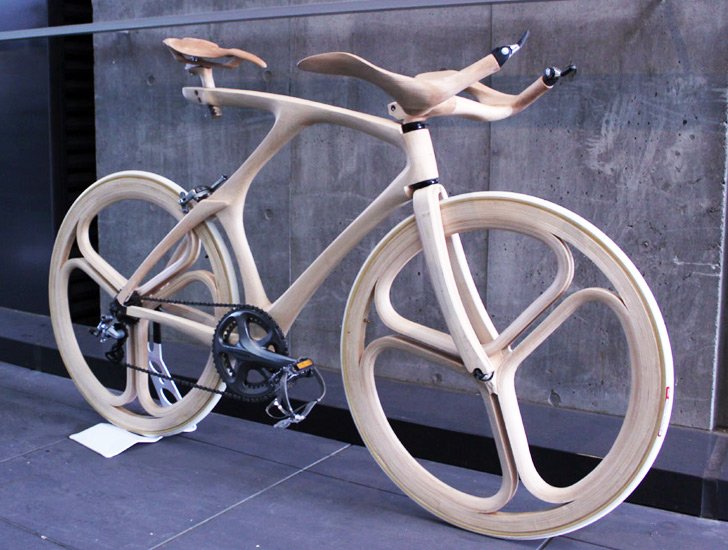 Verzichtet fast ganz auf Metall: das Holz-Rad des japanischen Studenten Yojiro Oshima. 