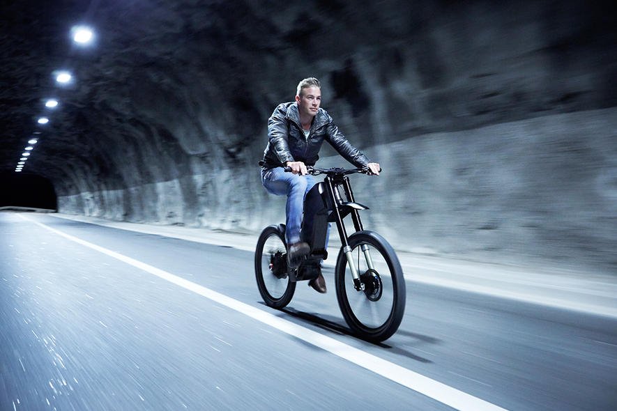 E-Bike für 22.000 Euro schafft 70 km/h