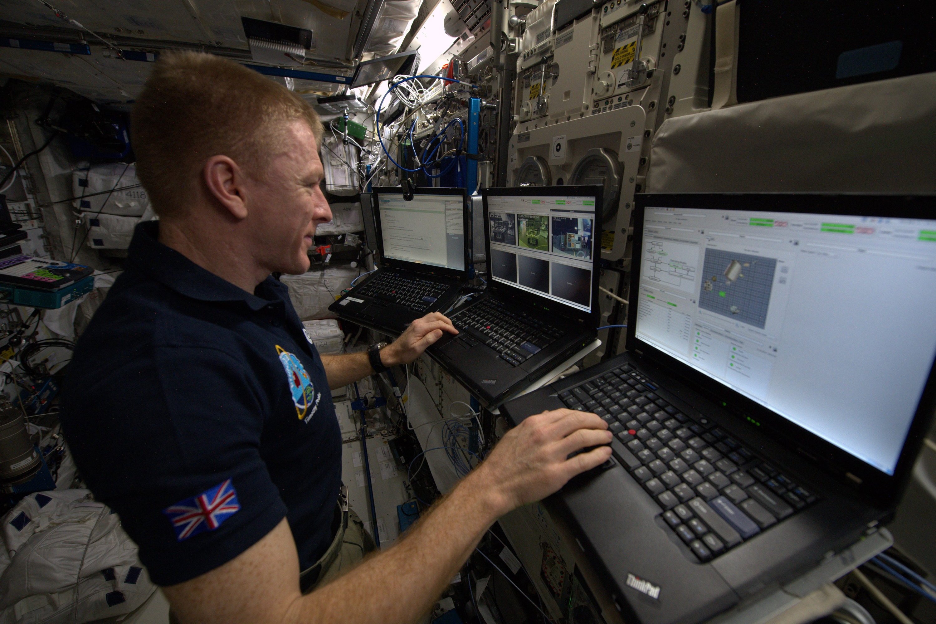 Der britische Astronaut Tim Peake steuerte den Mars-Rover auf der Erde direkt aus der ISS. Mit dieser Technik sollen Astronauten auf einer Mars-Mission erst einmal die Mars-Oberfläche untersuchen können, bevor sie selbst landen.