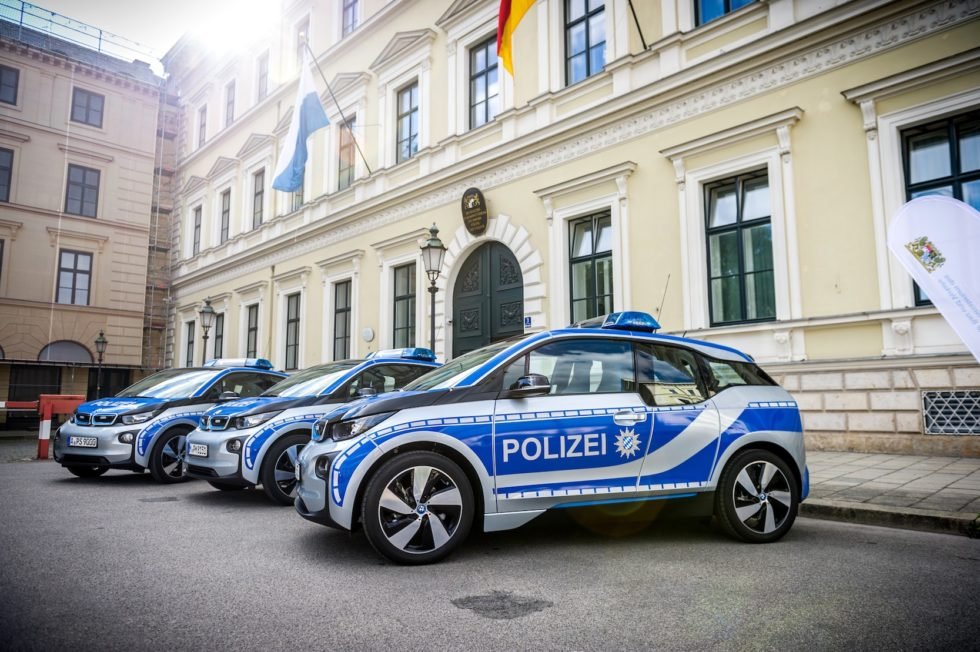 Bei der bayerischen Polizei sind drei i3 im Einsatz.