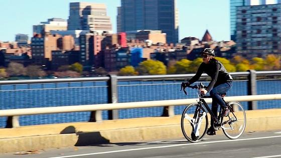 Gute Idee: Durch den Austausch des Vorderrades kann man aus fast jedem Fahrrad ein E-Bike machen.