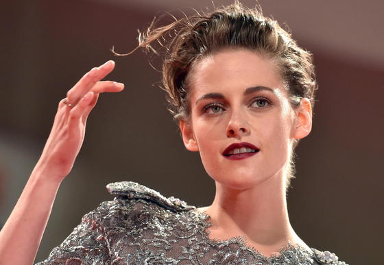 For ever young: US-Schauspielerin Kristen Stewart muss noch keine Gedanken an Falten verschwenden. Und wenn sie einmal in Jahre kommt, wird die von MIT-Forschern entwickelte zweite Haut sicherlich als Creme auf dem Markt sein. Stewart wurde durch ihre Rolle als Bella Swan in den Verfilmungen der Twilight-Romane von Stephenie Meyer bekannt.