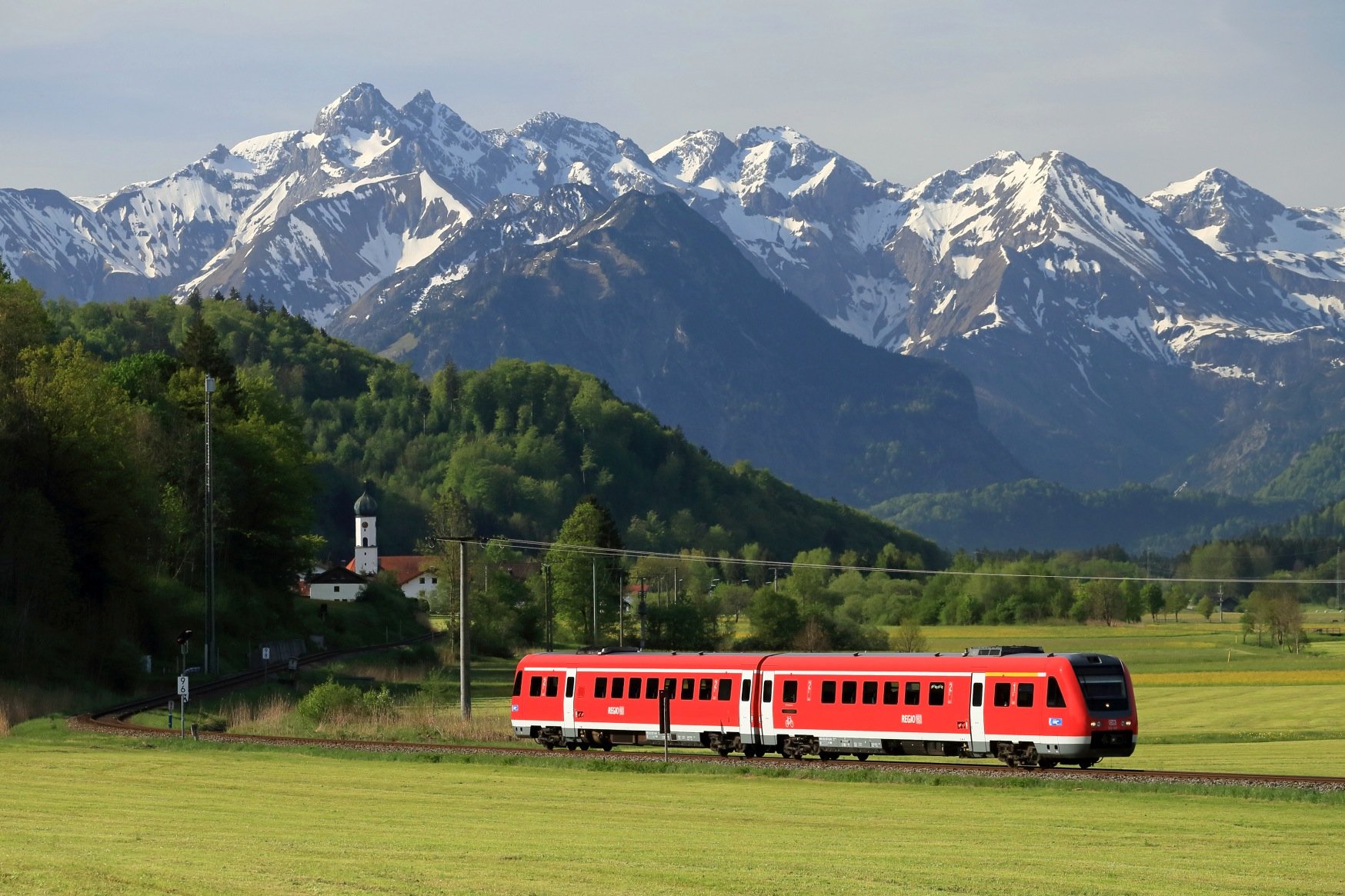 Bahnstrecken ohne Mischverkehr wie die eingleisige Regionalstrecke zwischen Oberstdorf und Ulm eignen sich am ehesten, um auch auf der Schiene das autonome Fahren einzuführen.