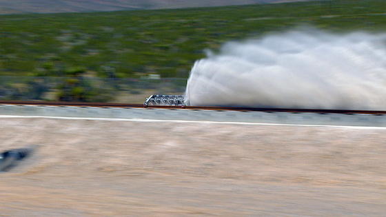 Nur 1,9 Sekunden dauerte der erste Test des Hyperloops in der Wüste Nevadas in der Nähe von Las Vegas Kalifornien. Wichtigstes Ergebnis: Die Antriebstechnik funktioniert.