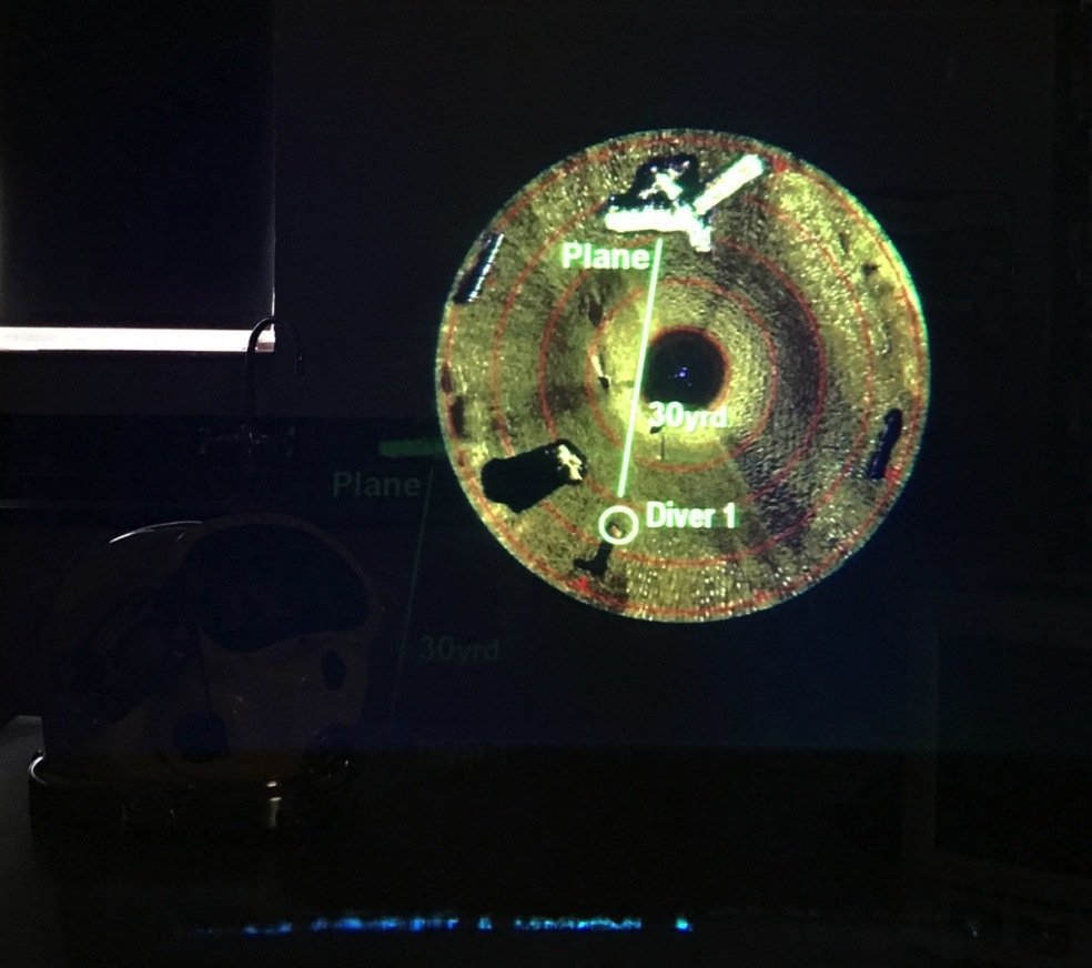 Das Display im Taucherhelm mit Informationen der Sonarsysteme.