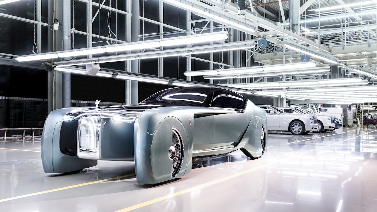 Ist das etwas das neue Batmobil? Nein, sondern die Studie 103 EX von Rolls-Royce. 