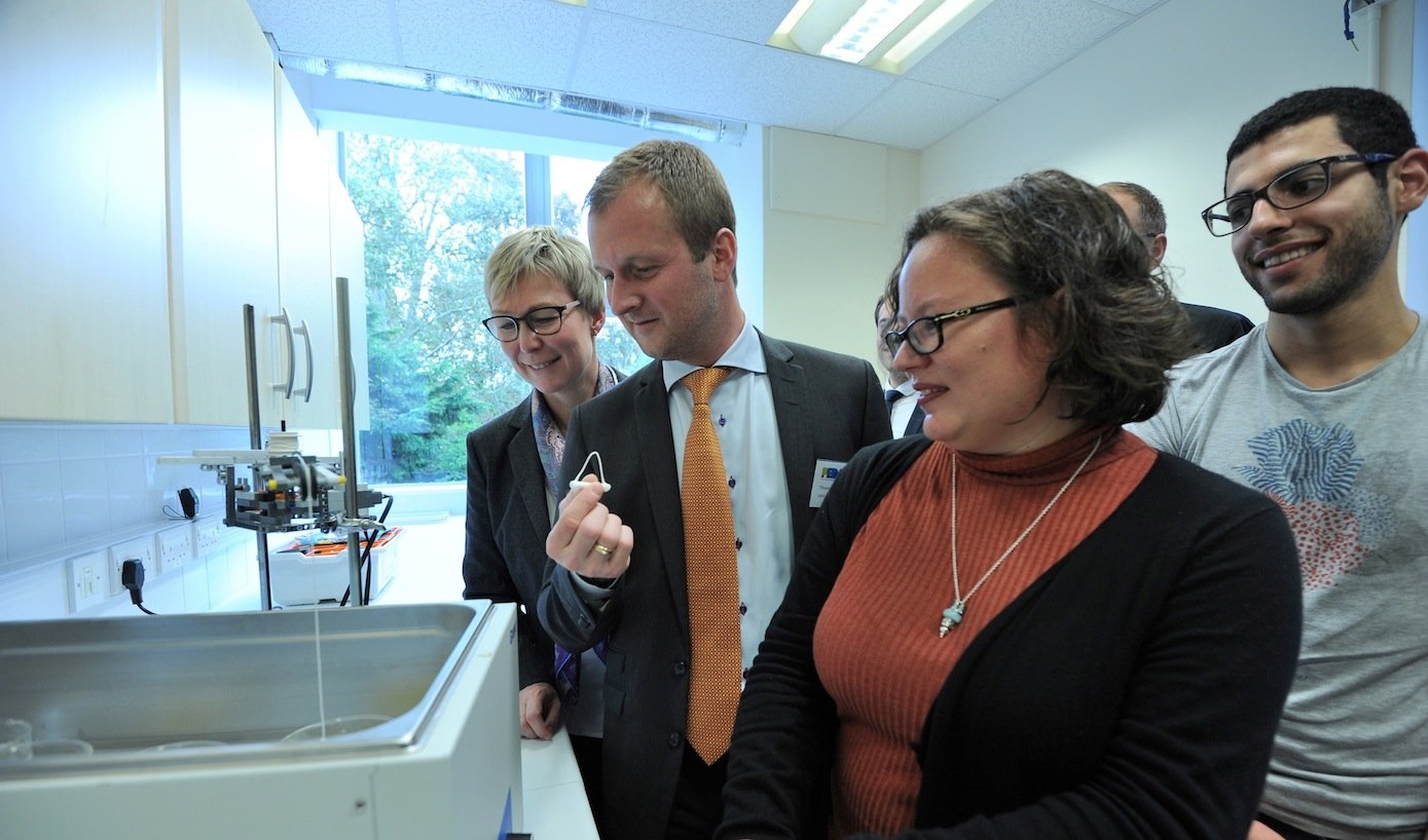 Die Bio-Ingenieurin Michelle Oyen arbeitet an der Universität Cambridge an neuen Baustoffen.