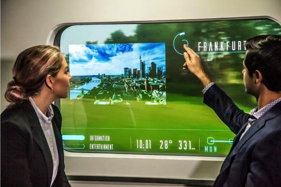 Zugfenster als Display: Die Bahn will schon im nächsten Jahr den ersten "Innovation Train" auf die Schiene bringen mit neuen IT-Features aus dem Hyperloop von Elon Musk.