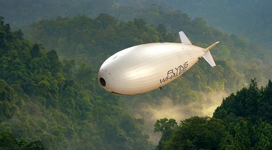 LCA60T: Das französische Unternehmen Flying Whales und der Konzern Skeleton Technologies mit Sitz in Estland und dem ostdeutschen Bautzen bauen gemeinsam ein Schwerlast-Luftschiff. Der mit Helium gefüllte Zeppelin soll Lasten bis zu 60 t transportieren können.