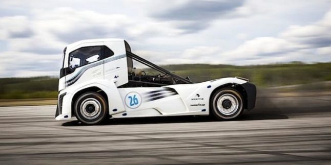 Der Schnellste Lkw Der Welt Volvo-Truck Iron Knight ist der schnellste Lkw der Welt