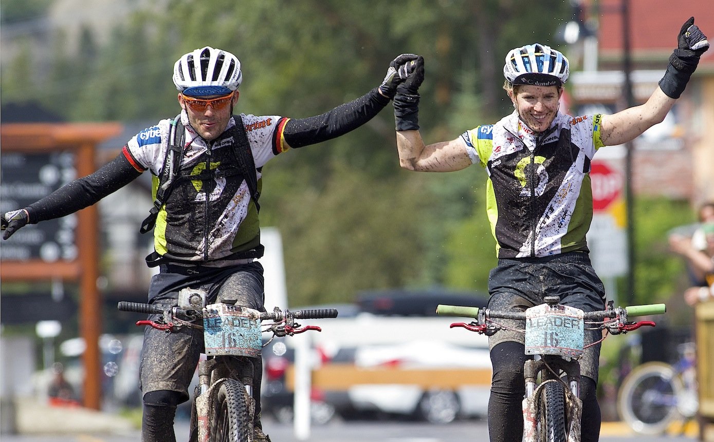 Die angehende Ingenieurin Daniela Storch (r.) ist auch eine erfolgreiche Radsportlerin. Sie fährt MTB-Rennen im Scott-Rennstall, gemeinsam mit Lutz Baumgärtel, der Sport und Fitness an der TU Chemnitz studiert hat.